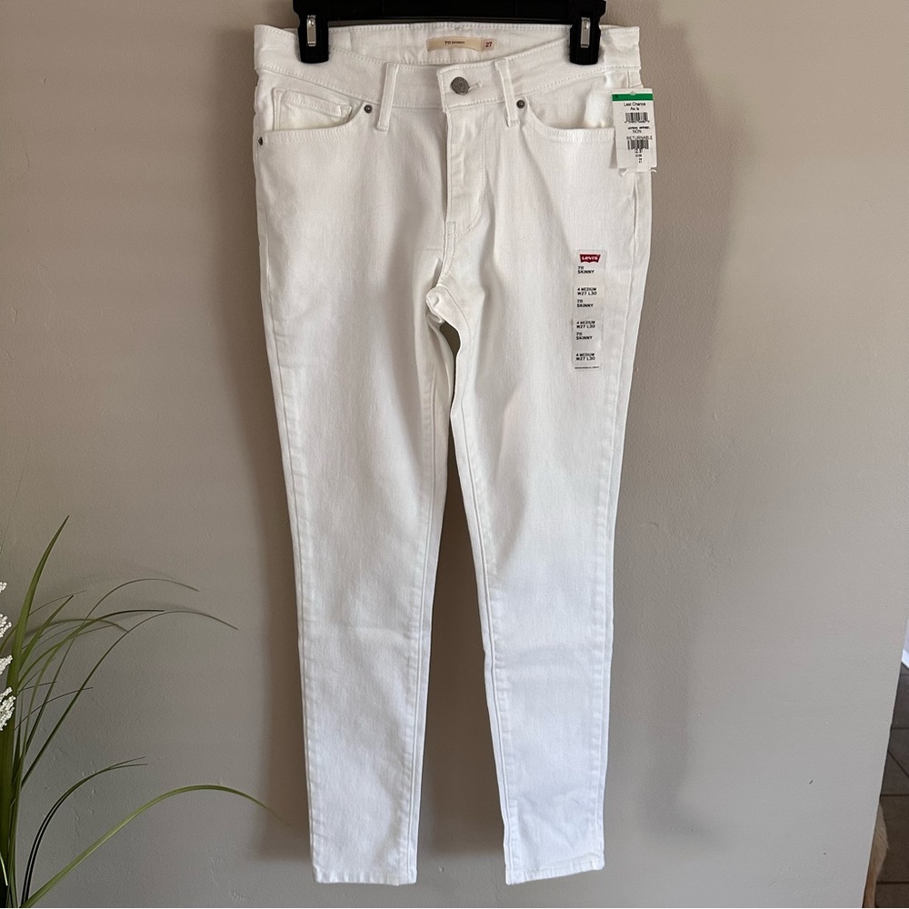 Levis 711 White Jeans -NWT